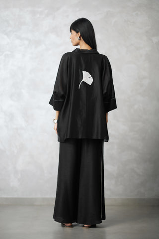 Black ginkgo shirt and pants