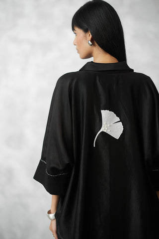 Black ginkgo shirt and pants