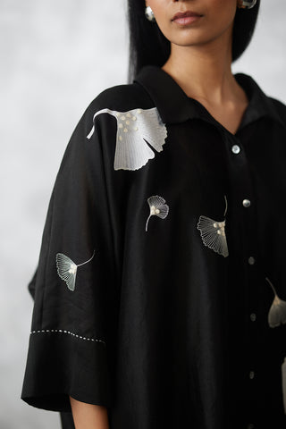 Black ginkgo shirt and pants