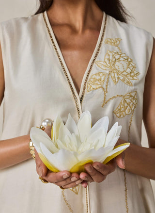 Ivory chanderi appliqué kurta with pants