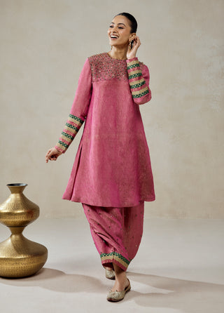 Rose pink crinkle tissue kurta with salwar