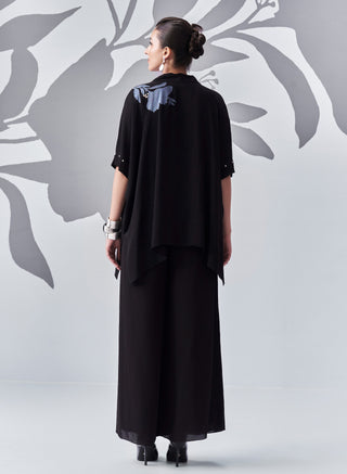 Black memento poncho top and pants