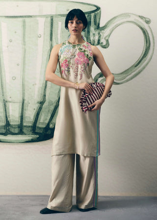 Ivory shiro kurta with pants and scarf