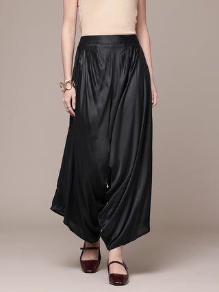 Black full length solid palazzo pant