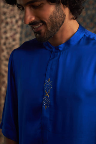 Blue Short Sleeved Kurta And Pyjamas by Charkhee Men available on Indiaspopup.com