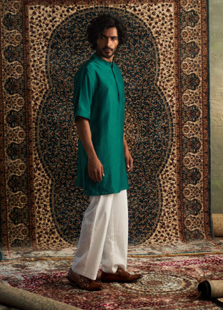 Emerald Green Short Sleeved Kurta And Pyjamas by Charkhee Men available on Indiaspopup.com