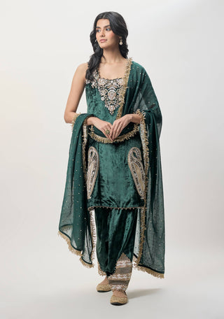 Elara emerald green velvet kurta set