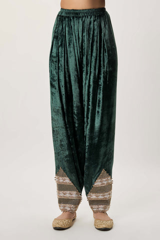 Elara emerald green velvet kurta set