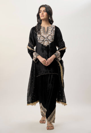 Ziba black velvet kurta set