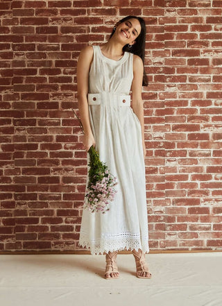 White cotton sleeveless dress