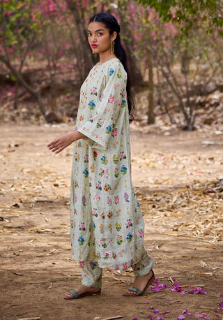 Jasmine Green Printed Kurta And Pants by Pozruh, available on Indiaspopup.com