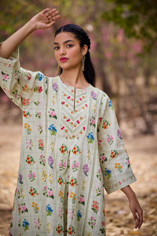 Jasmine Green Printed Kurta And Pants by Pozruh, available on Indiaspopup.com