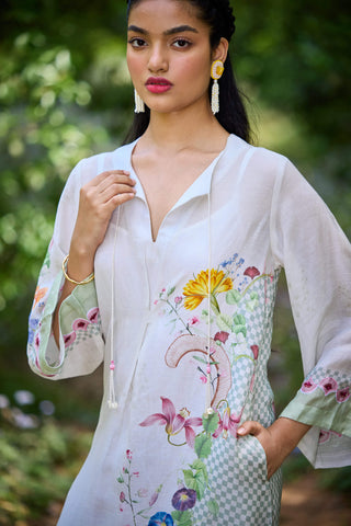 Malibu Straight Off-White Kaftan by Pozruh, available on Indiaspopup.com