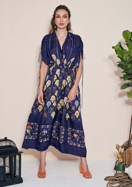 Modern Kaftans: Effortless Elegance and Contemporary Style