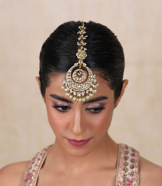 Malini kundan tika with pearls