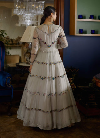 Riksham gray gown