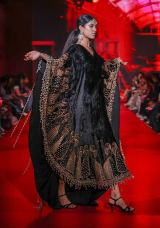 Ratrangini black kaftan