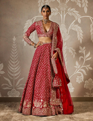 Zaraana Red Lehenga Set by Ridhi Mehra available on Indiaspopup