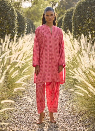 Fuchsia geometric kurta with pants
