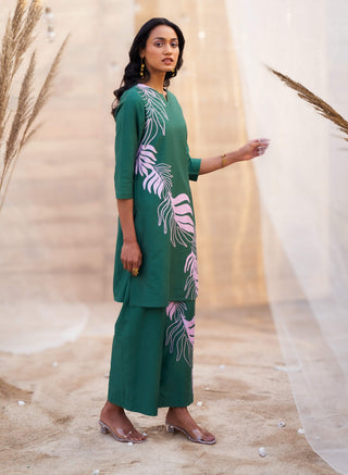 Green bold leaf-print tunic and pants