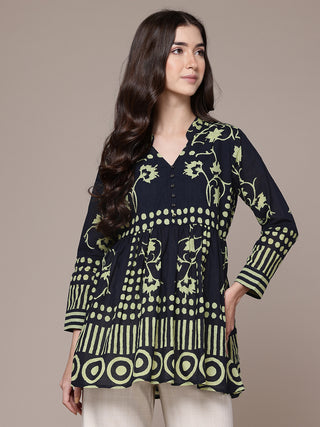 Black geometric print full sleeve shirt