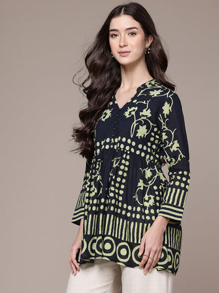 Black geometric print full sleeve shirt