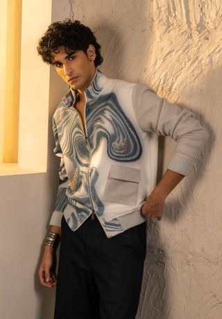 Printed wave bomber with denims