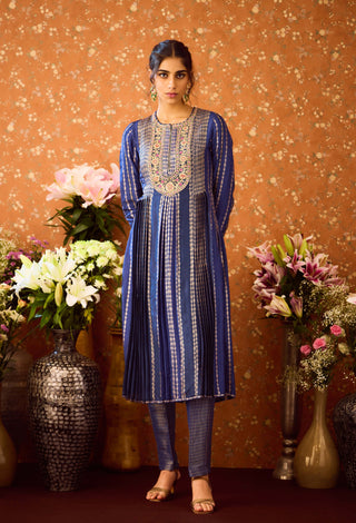 Spectrum Blue Kurta Set by Shyam Narayan Prasad available on Indiaspopup.com