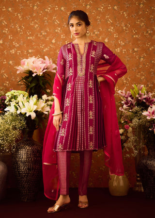 Raspberry Purple Kurta Set by Shyam Narayan Prasad available on Indiaspopup.com