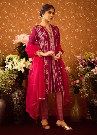 Raspberry Purple Kurta Set by Shyam Narayan Prasad available on Indiaspopup.com