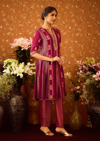 Raspberry Purple Kurta Set by Shyam Narayan Prasad available on Indiaspopup.com