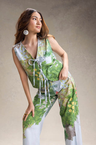 Blue Blume printed sleeveless top with pants