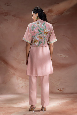 Dusky Pink embroidered kurta with pants