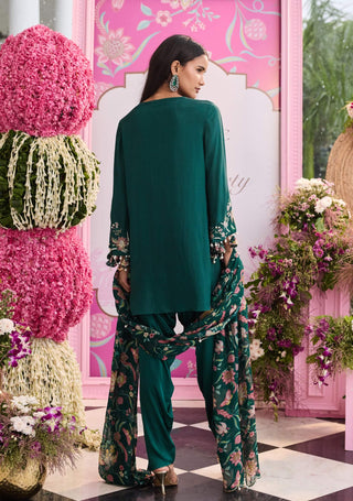 Syna emerald green kurta salwar set