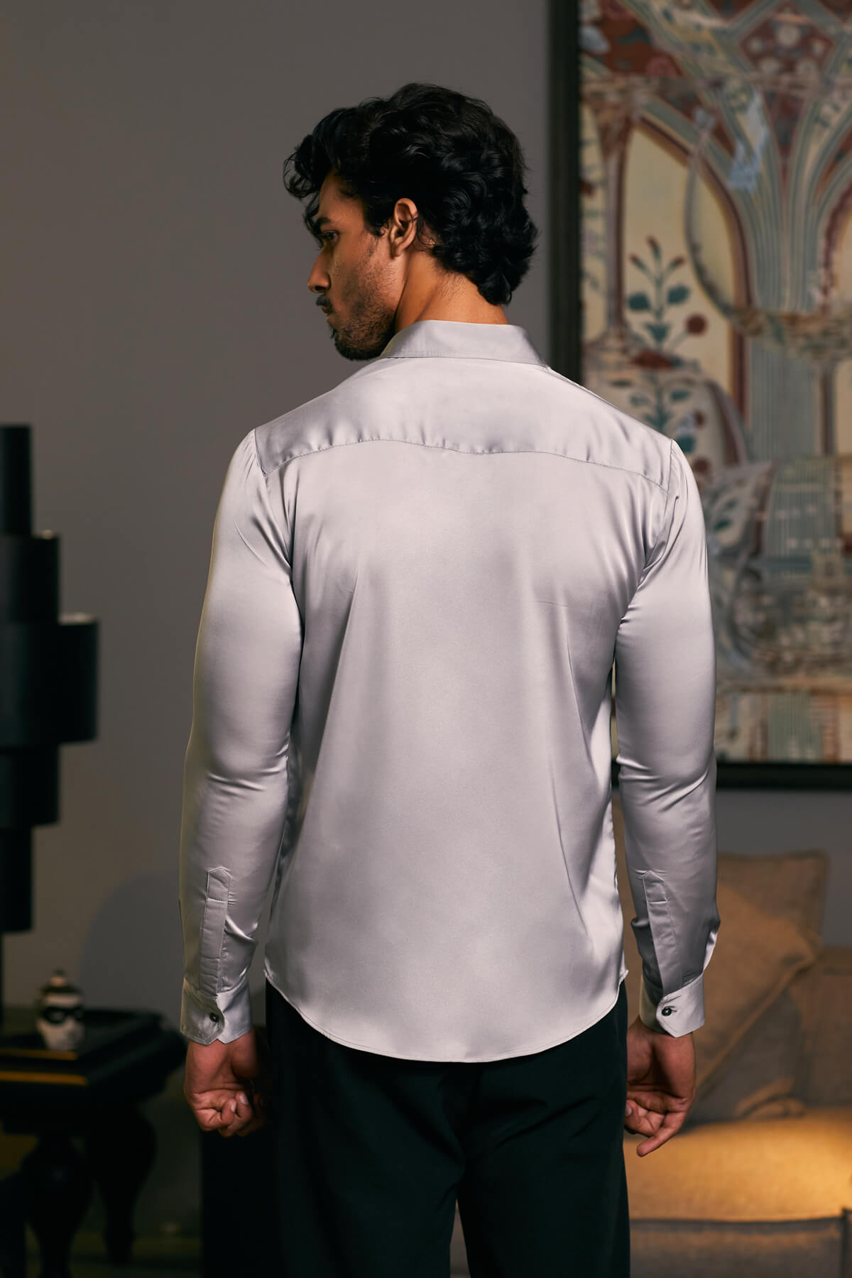 dress shirt yoke Curved Button Up acetate poplin that has a subtle sheen and a crisp Arts & Science Big Yoke