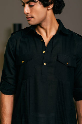 Black Blended Linen Pintuck Kurta by Siddartha Tytler Men, available on Indiaspopup.com