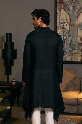 Black Blended Linen Drape Kurta by Siddartha Tytler Men, available on Indiaspopup.com