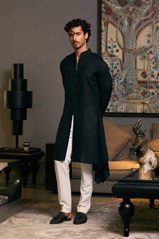 Black Blended Linen Drape Kurta by Siddartha Tytler Men, available on Indiaspopup.com