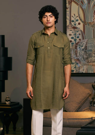 Olive Blended Linen Pintuck Kurta by Siddartha Tytler Men, available on Indiaspopup.com