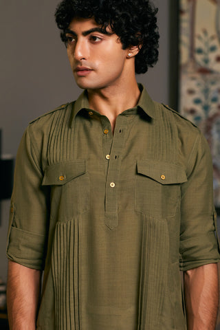 Olive Blended Linen Pintuck Kurta by Siddartha Tytler Men, available on Indiaspopup.com