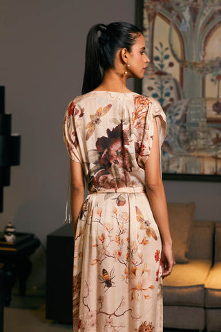 Bubmble Bee Printed Long Kaftan by Siddartha Tytler, available on Indiaspopup.com