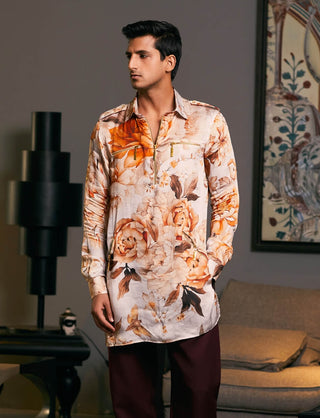 Moth Bamberg Satin Printed Zipper Kurta by Siddartha Tytler Men, available on Indiaspopup.com