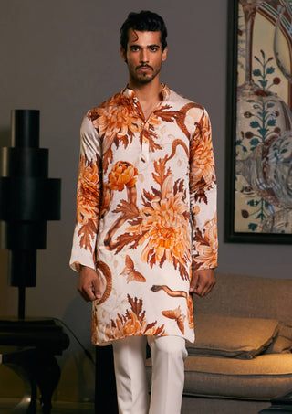 Snake Bamberg Satin Printed Kurta by Siddartha Tytler Men, available on Indiaspopup.com