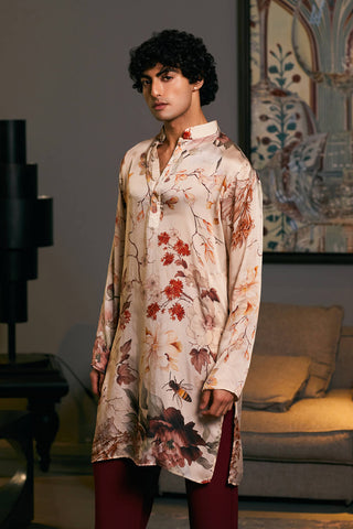 Bumble Bee Bamberg Satin Printed Kurta by Siddartha Tytler Men, available on Indiaspopup.com