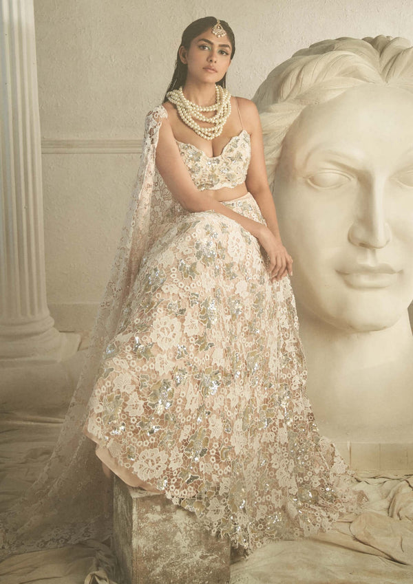 Shehlaa Khan - White Lace Lapel Collar Blouse And Lehenga Set For Women