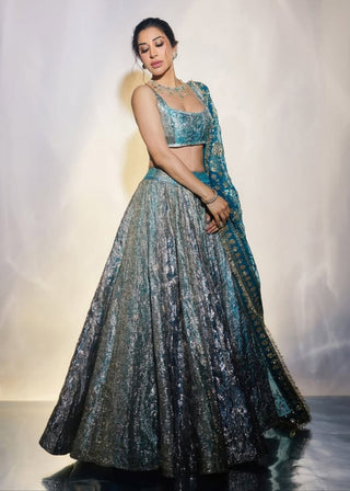 Aasmani blue lampi lehenga set