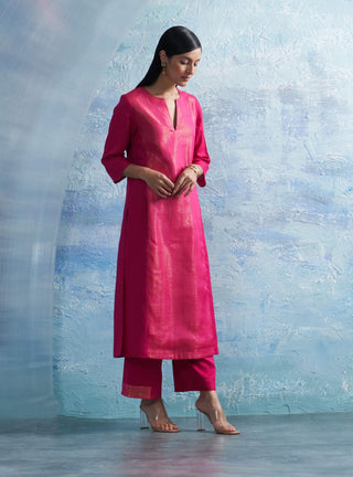 Fuchsia Pink Linen Kurta Set by Charkhee, available on Indiaspopup.com