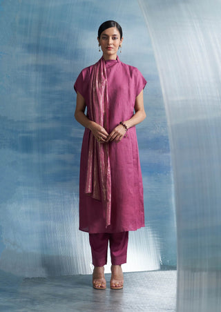 Grape Pink Neck Scarf Kurta Set by Charkhee, available on Indiaspopup.com