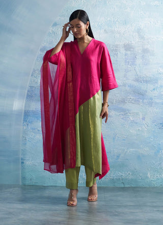 Fuchsia Pink Kurta Set by Charkhee, available on Indiaspopup.com