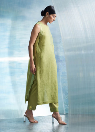 Sheen Green Straight Kurta Set by Charkhee, available on Indiaspopup.com